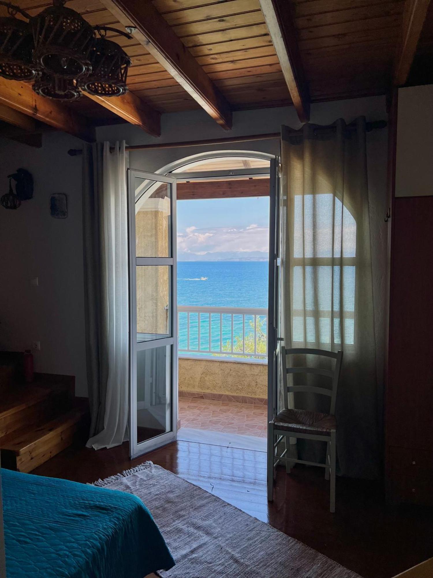Kohyli Beachfront House Agia Pelagia Chlomou Exterior photo