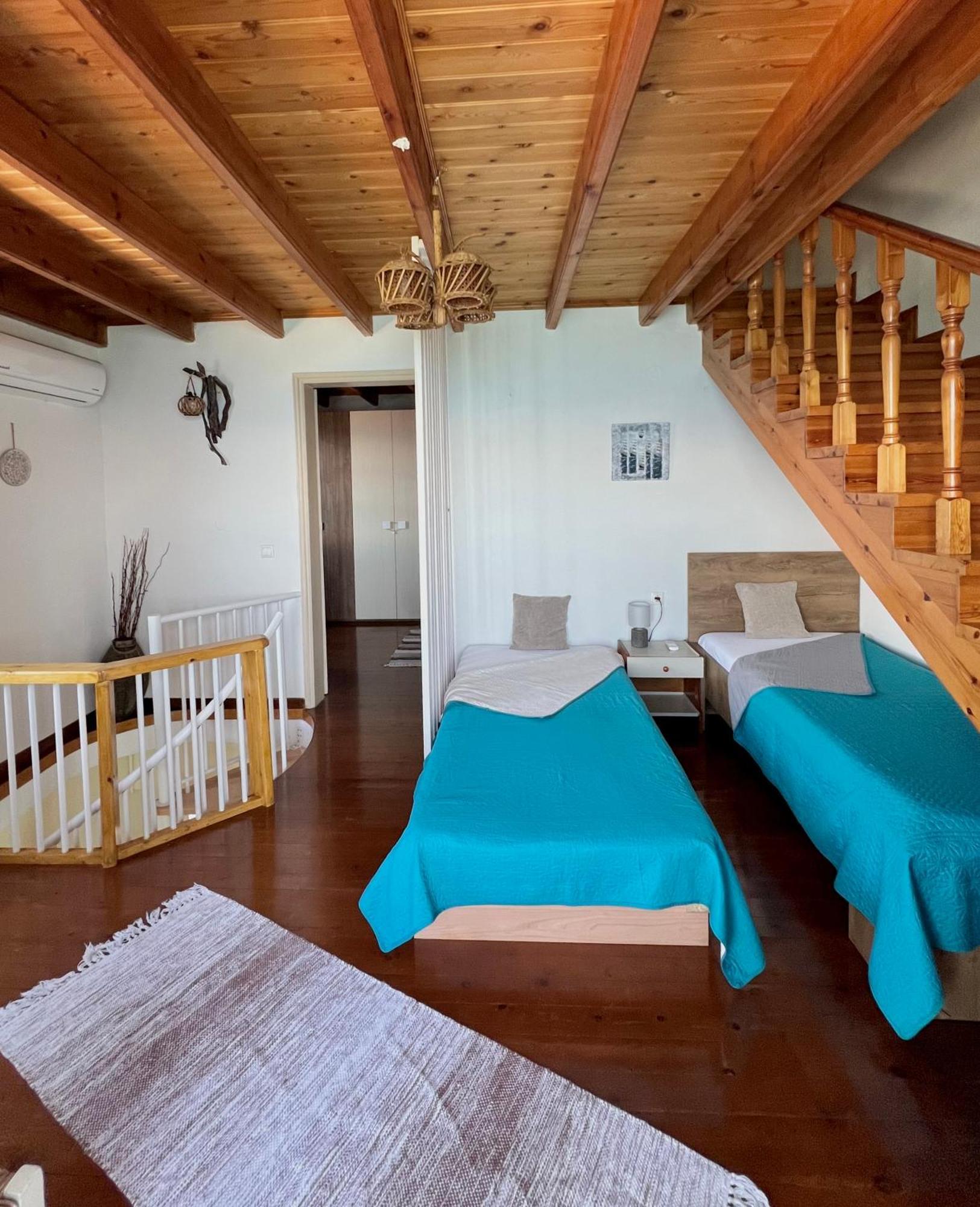 Kohyli Beachfront House Agia Pelagia Chlomou Exterior photo